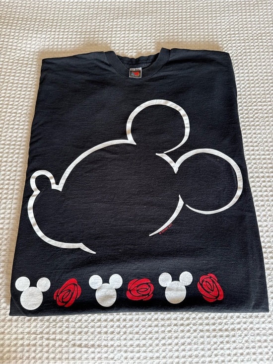Mickey Unlimited Other - Vintage 1990s Mickey Mouse Valentines Day Red Rose Tee Single Stitched tagged OS